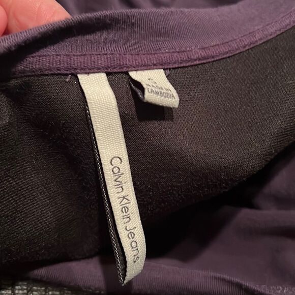 Calvin Klein Alligator 🐊 Print Top - Picture 6 of 6